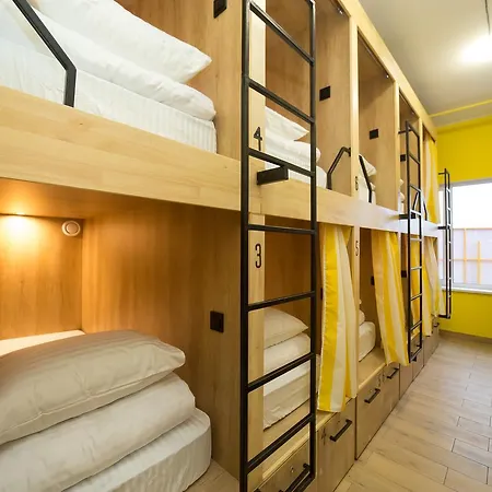 Hotel Bee Station