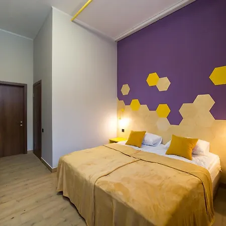 Hotel Bee Station 2*