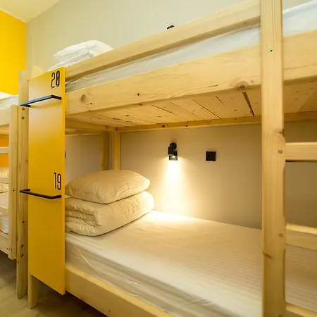 Hotel Bee Station